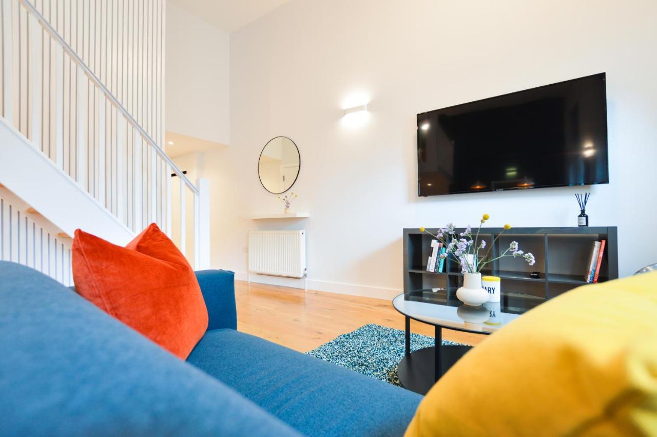 Spacious West Hampstead Apartment With Mezzanine Bedroom By Concept Apartments Londres Extérieur photo
