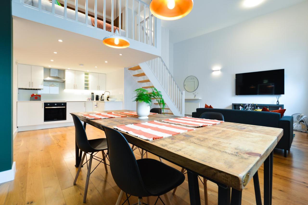 Spacious West Hampstead Apartment With Mezzanine Bedroom By Concept Apartments Londres Extérieur photo