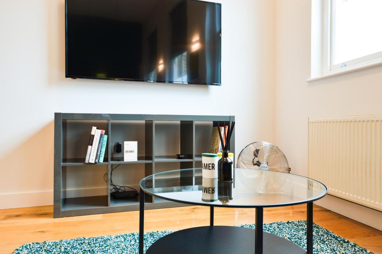 Spacious West Hampstead Apartment With Mezzanine Bedroom By Concept Apartments Londres Extérieur photo