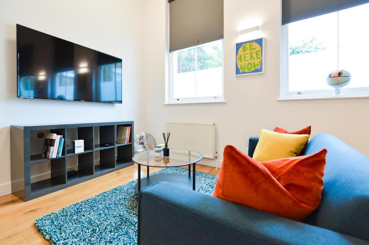 Spacious West Hampstead Apartment With Mezzanine Bedroom By Concept Apartments Londres Extérieur photo